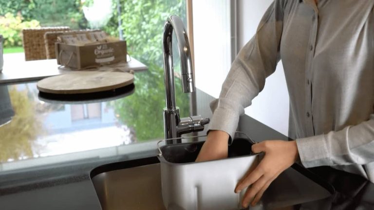 Comment nettoyer une machine à pain : la routine qui compte